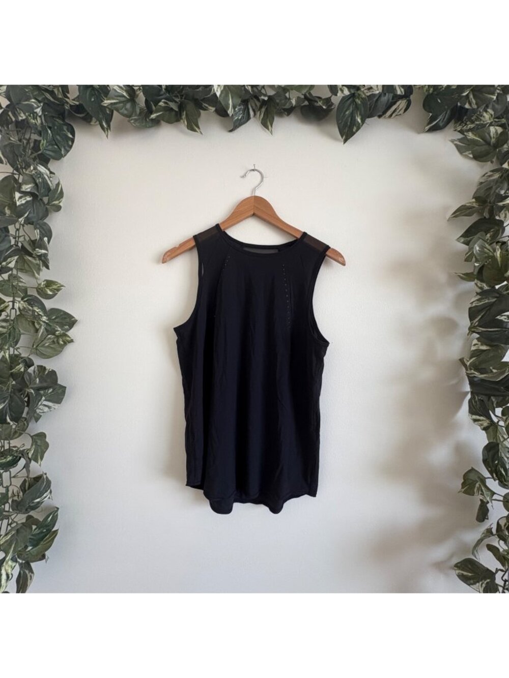 Lululemon Athletic Sculpt Mesh Back Tank Top Black Women’s Size 6